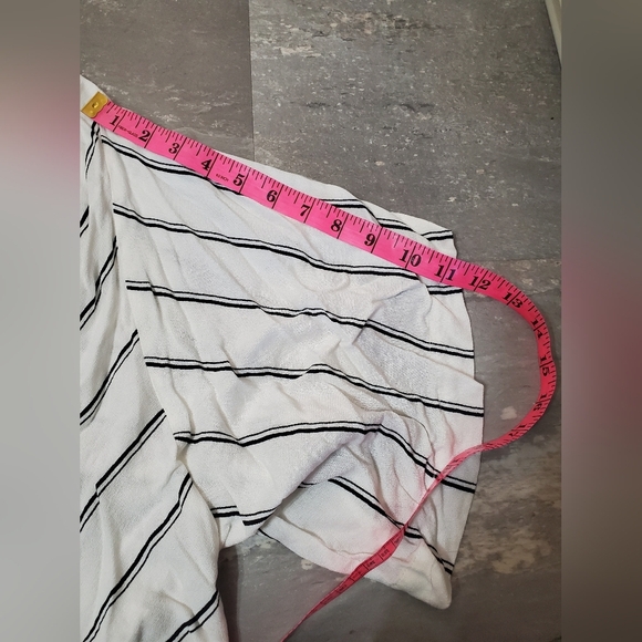 Free People Striped White and Black Women's Crop Top. Crossed Front. Oversized S - Picture 5 of 8